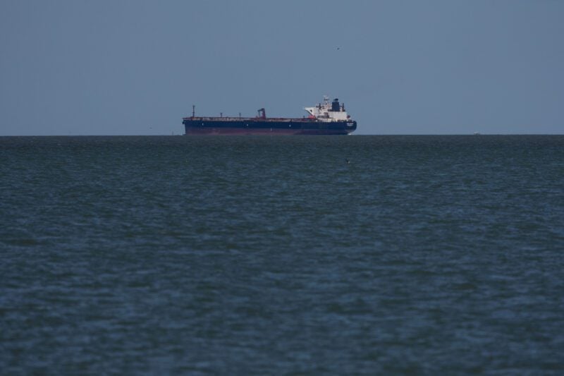 Middle East oil shipments withstand rising attacks near Hormuz